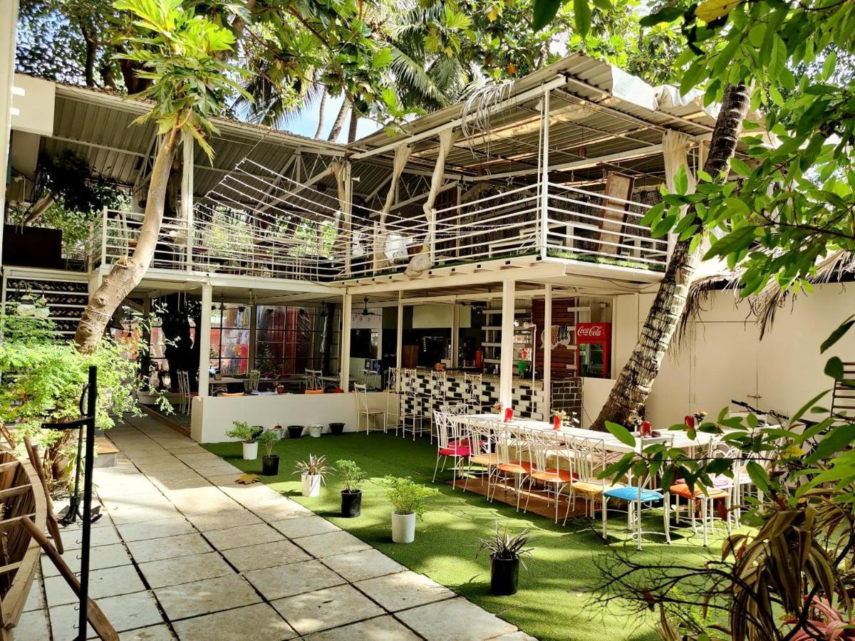 Wtf My House Hotel Baga Exterior photo
