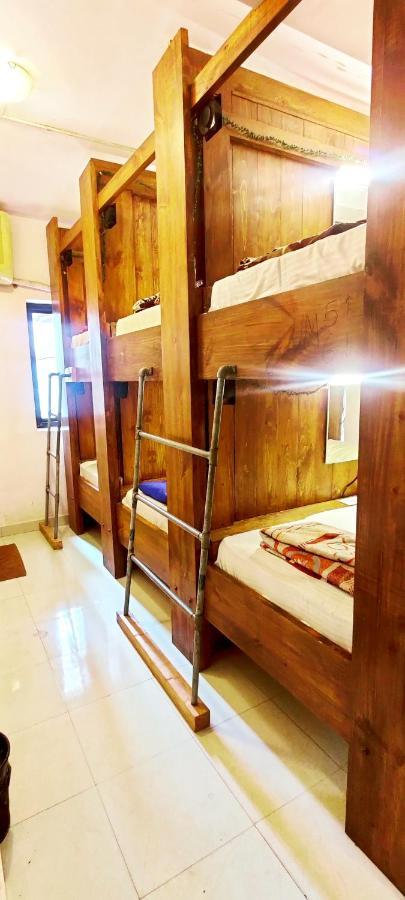 Wtf My House Hotel Baga Exterior photo