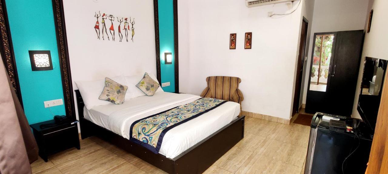 Wtf My House Hotel Baga Exterior photo